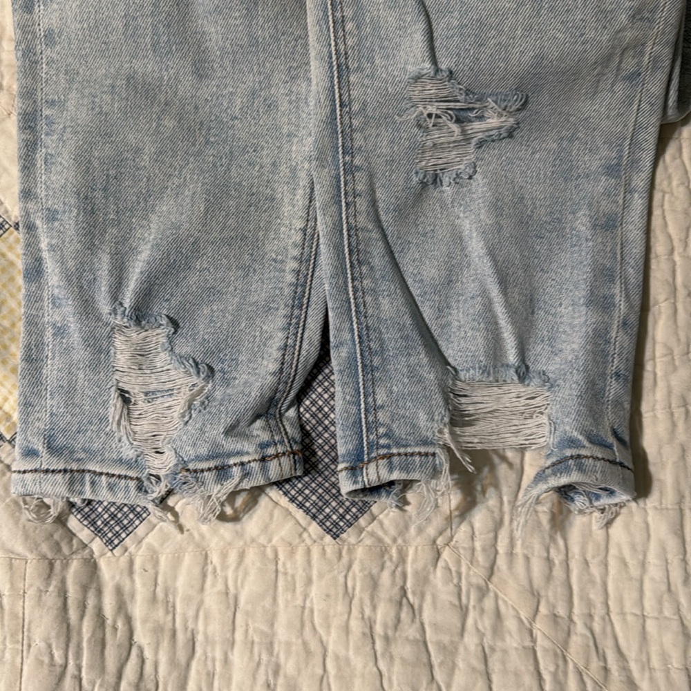American Eagle - Picture 5 of 6